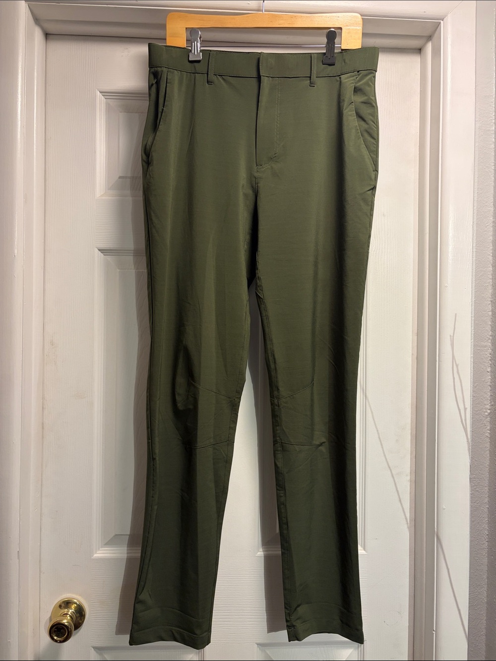Fabletics The Only Pant in Olive Green size M